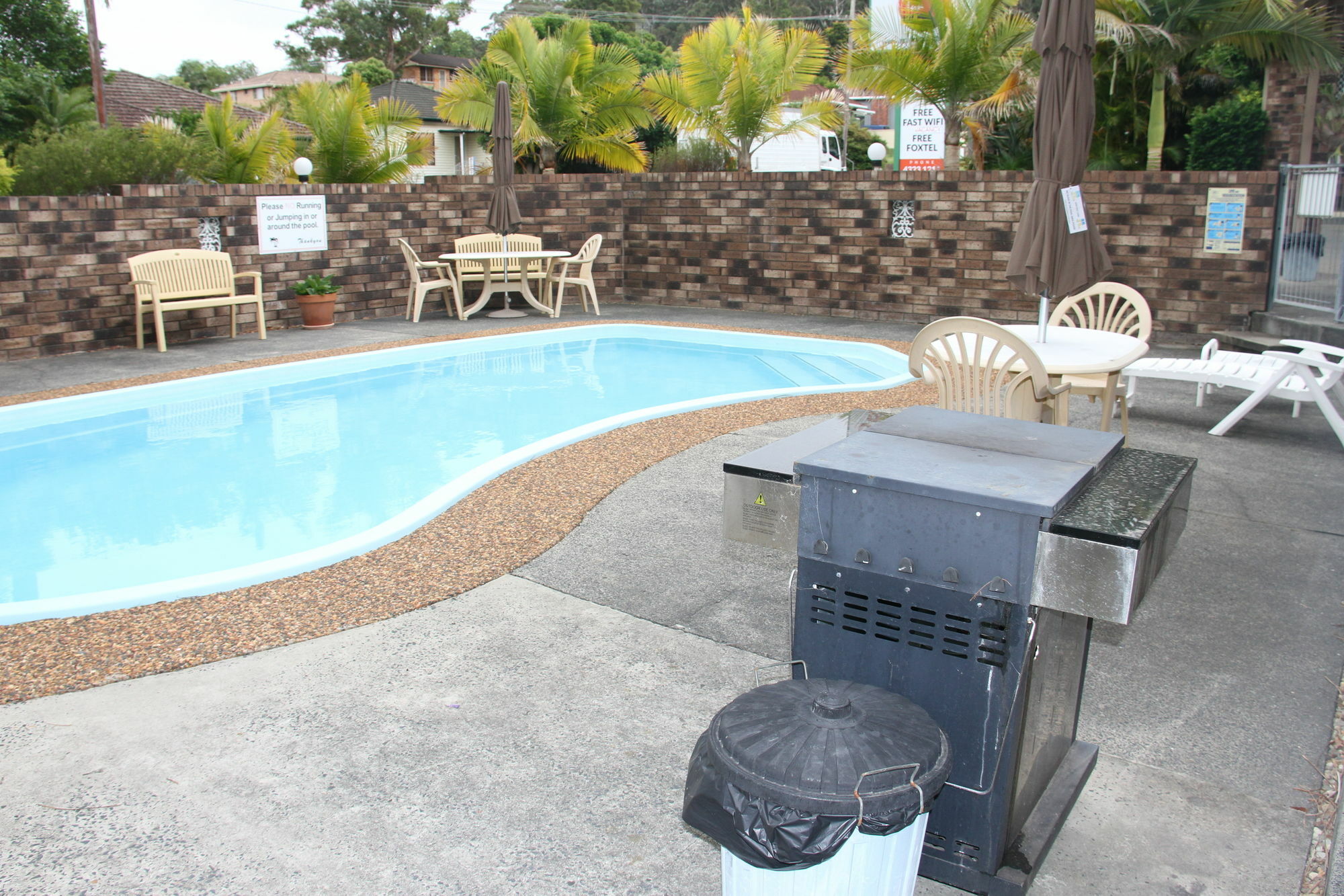 Gosford Palms Motor Inn Bagian luar foto